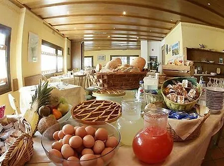 Hotel Crimea Wine Chiavenna